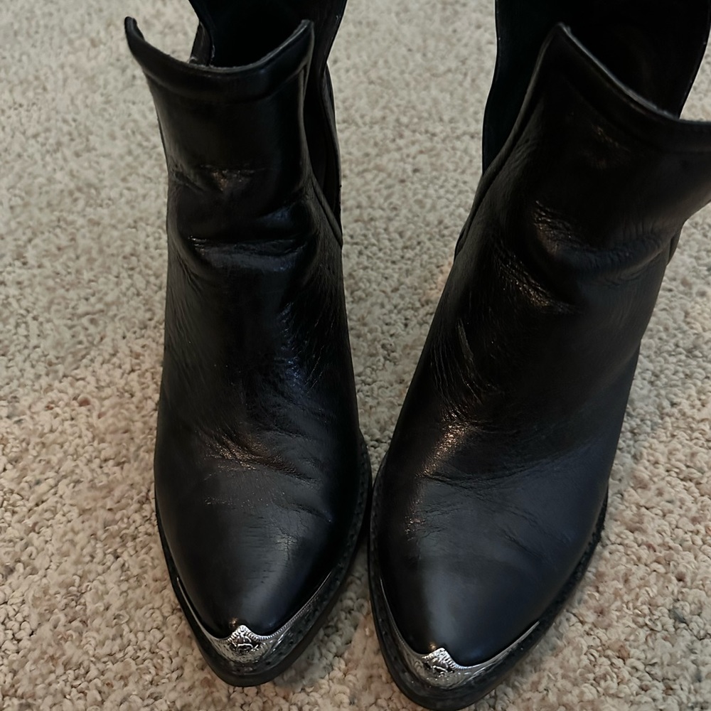Size 8.5 Jeffrey Campbell black booties